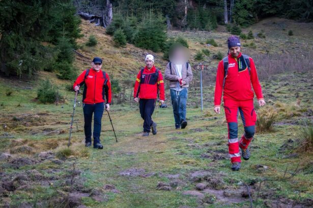 un turist in adidasi a sunat la 112 sunt ud si nu ma intorc la refugiu foto 69233139d59ad