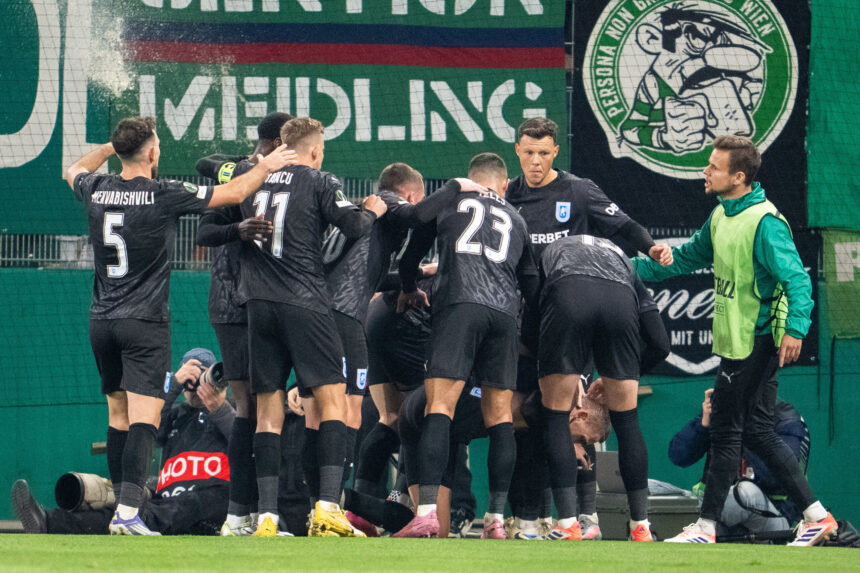 universitatea craiova a invins rapid viena cu 1 0 in etapa a 3 a din conference league 690d723cb79cd