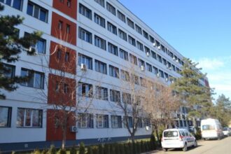 urla intr un hal fara de hal femeile tremurau un pacient a batut trei asistente si un brancardier la spital 6914dbf49737f