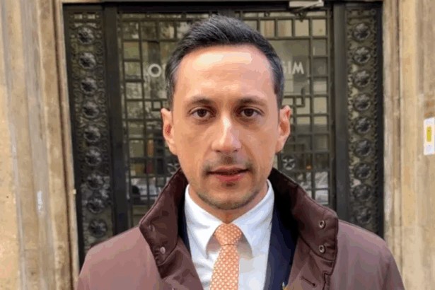 vlad gheorghe si a depus oficial candidatura la primaria bucuresti ma simt sprijinit de domnul presedinte 691af7f0eaa2d