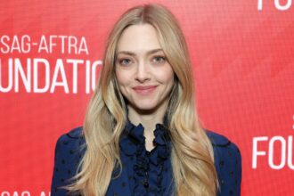 amanda seyfried says she is not apologising for calling charlie kirk hateful after his shooting 693b0230db91a