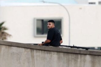 atacul armat de la bondi beach presupusul atacator se trezeste din coma in timp ce australia deplange victimele tragediei 6941389bb132a