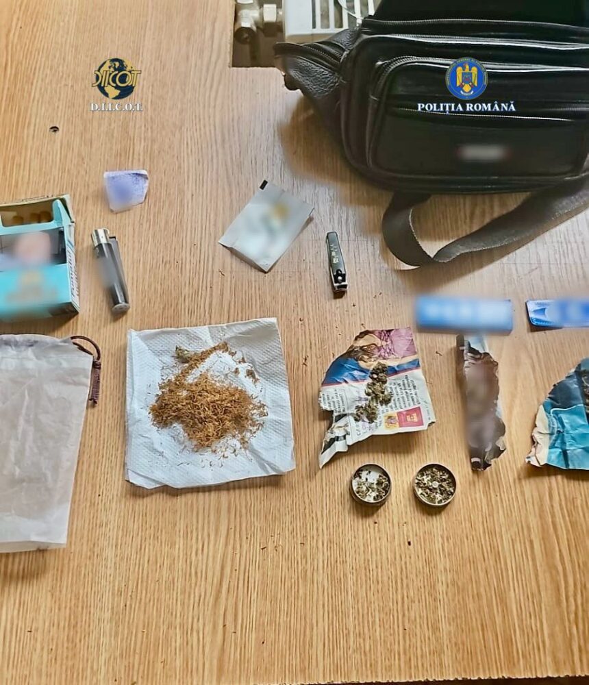 barbat prins in timp ce incerca sa vanda canabis intr un liceu din targoviste 69394538ac196