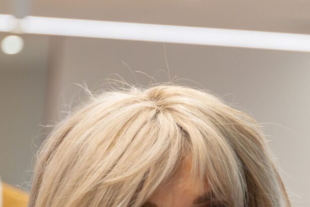 brigitte macron isi cere scuze dar isi apara declaratiile dupa ce a jignit activistele feministe 694150440f305