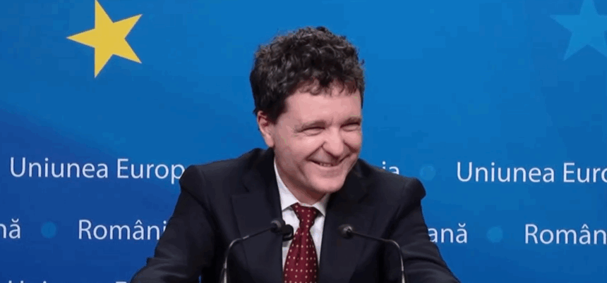 ce si doreste nicusor dan de la mos craciun cu care s a intalnit in finlanda daca lucreaza la nivelul asta de abstract 69450c6be94b5