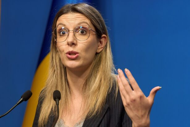 diana buzoianu se face ca nu intelege ce inseamna adoptarea motiunii de demitere nu exista un semnal ca nu se mai sustine un ministru 694169e778fc1