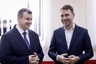 disperare in tabara lui drula cu cateva zile inainte de vot presedintele si toti oamenii din jurul sau lupta pentru candidatul usr tomac consilier onorific ii dedica o oda 693175ab585f5