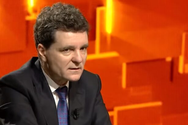 explicatiile lui nicusor dan despre nenumaratele gafe facute au fost evenimente suprapuse la timisoara a fost intr adevar o greseala cred ca trebuie sa ne uitam mai mult la cont 693df64f69558