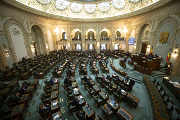 guvernul isi asuma raspunderea pe legea magistratilor dupa sedinta solemna a parlamentului amendamentele au putut fi depuse pana marti 692e7bbe09afa