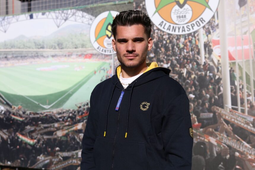 ianis hagi despre cupa mondiala trebuie sa ne calificam vrem foarte mult sa fim in america 6942748ccb89b