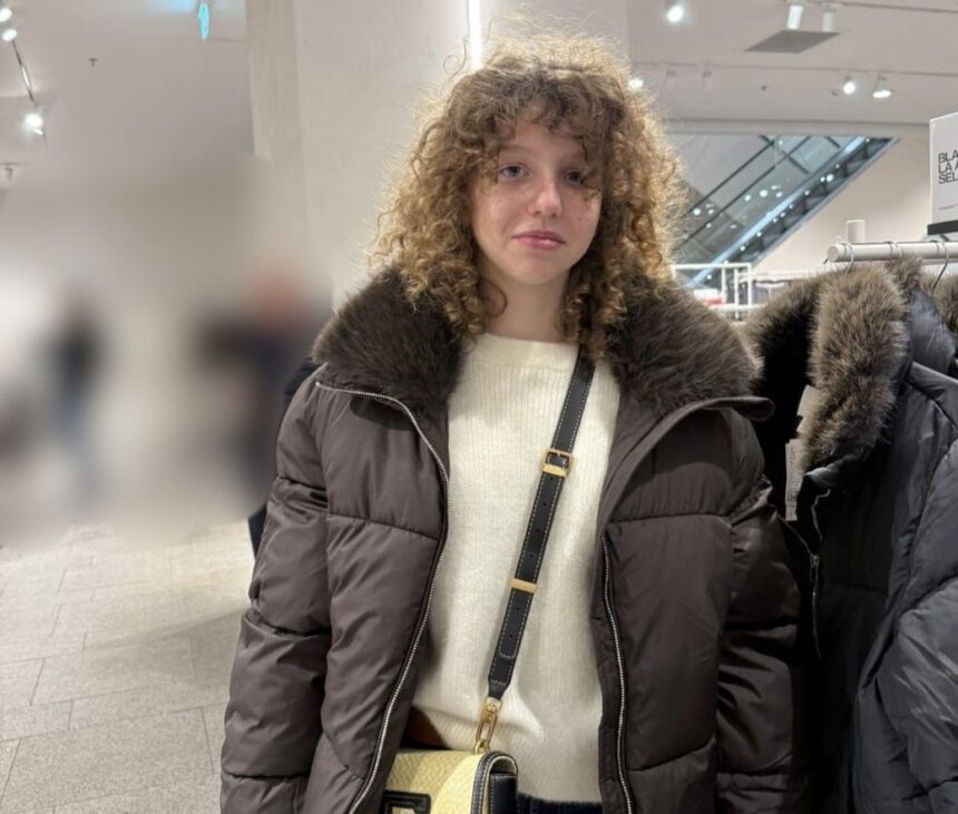 minora de 13 ani disparuta in bucuresti politia solicita ajutorul populatiei 693b3bde07f59