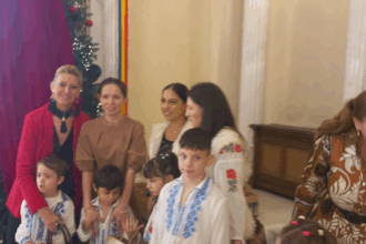 mirabela gradinaru partenera presedintelui nicusor dan primeste colindatori la palatul cotroceni 6946846f26195