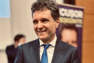 mircea dinescu corecteaza discursul presedintelui nicusor dan traim mai prost decit anul trecut dar traim mult mai bine 6933fb2fcce7e