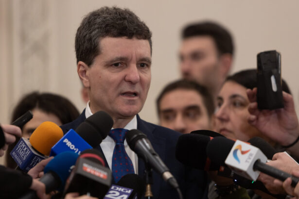 nicusor dan a gasit vinovatul pentru criza apei in opinia mea vinovatia este la apele romane 693029ba8b671