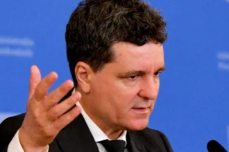 nicusor dan amenintator cu privire la dronele rusesti intrebat daca romania e pregatita sa le darame sper sa nu mai vina dar o sa vedeti 69384352bf149