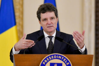 nicusor dan anunta ca a promulgat legea care transparentizeaza relatia dintre parlamentari si societatea civila 692f18d4d7044