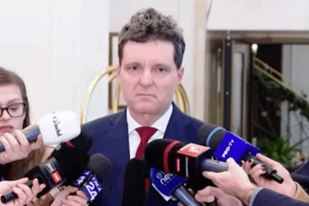 nicusor dan il apara pe mosteanu in scandalul diplomelor sute de milioane de euro e mai corupt decat o diploma 693035724b758