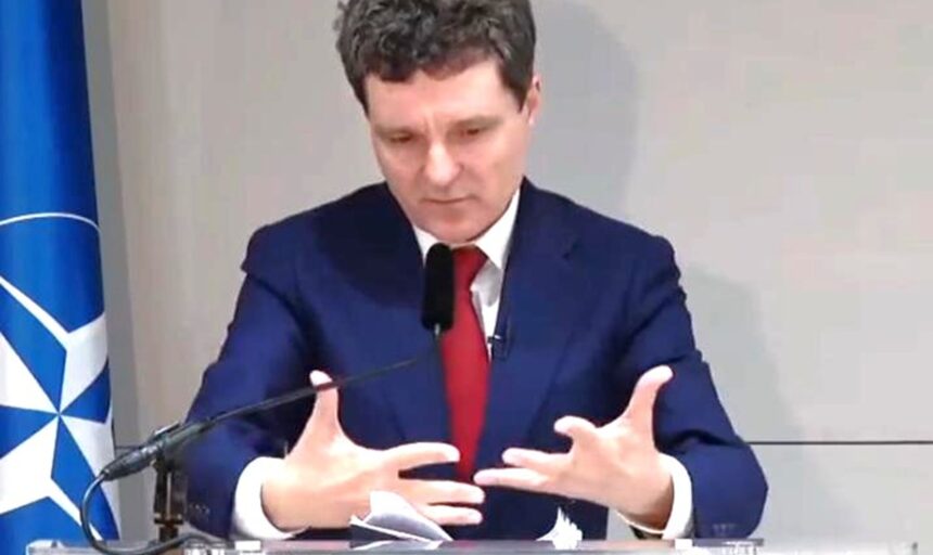 nicusor dan sfideaza logica sustine ca informatiile ce valideaza anularea alegerilor au aparut abia dupa an 693038f864196