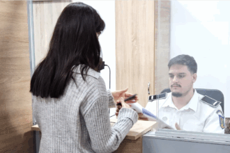 peste 100 000 de permise de sedere eliberate de politistii de imigrari in primele 11 luni ale anului 6945124cac62b