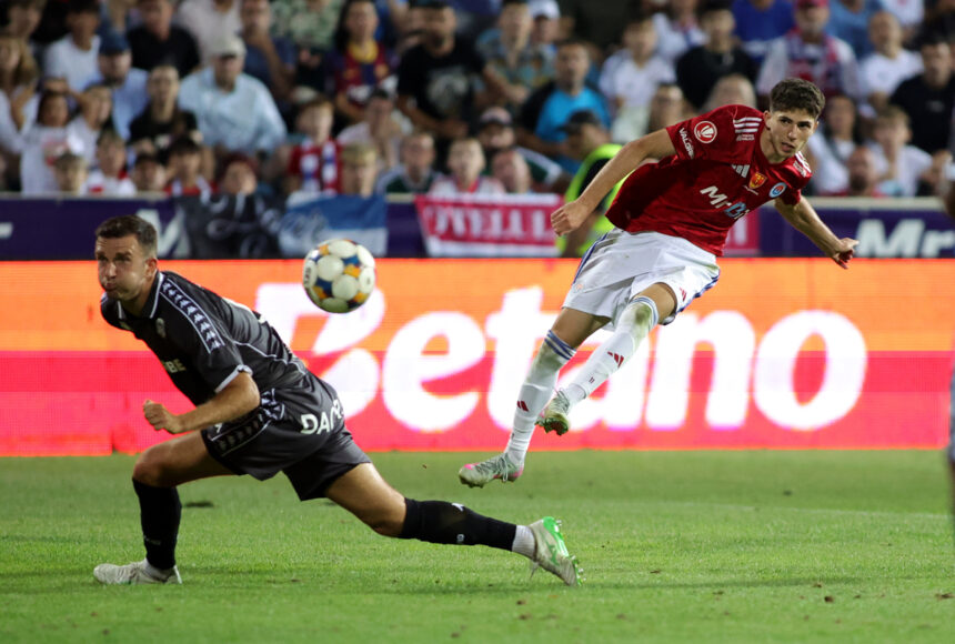 primele doua clasate din superliga de fotbal joaca sambata fc arges fc botosani si rapid otelul meciurile zilei in etapa a 20 a 693d0202c4aac