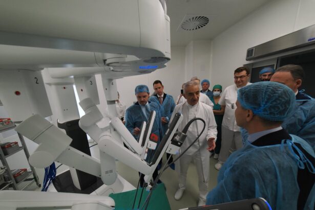 primele interventii de chirurgie robotica dupa lansarea programului da vinci xi la cluj napoca 6942820db942c