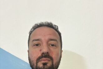 protestatarul care l a trimis pe calin georgescu la moscova sustine ca a fost batut si lovit 692d75c81967d