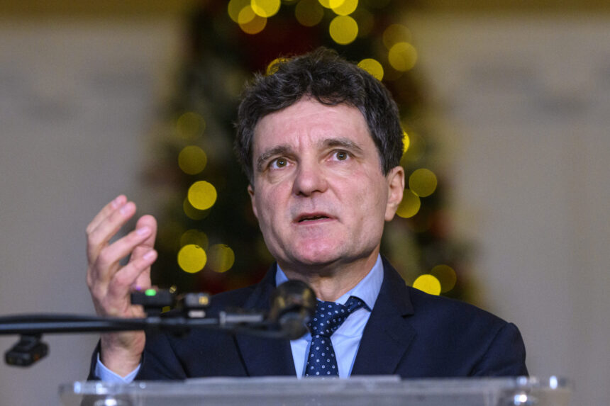 recorder pare ca i a ridicat mingea la fileu lui nicusor dan pe terenul justitiei persoanele vinovate trebuie pedepsite tot de sistemul de justitie 69399709e4648