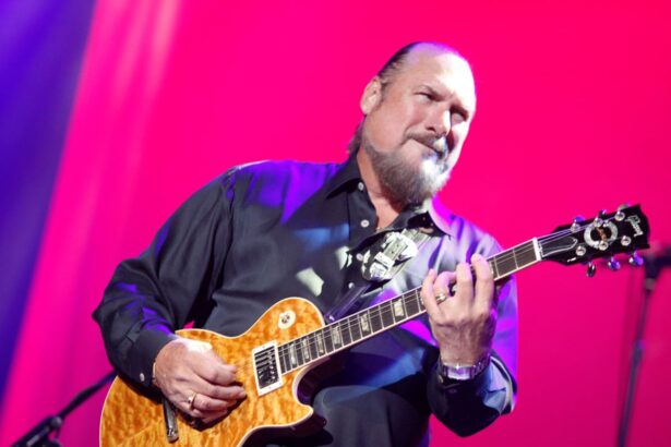 steve cropper legendary guitarist for booker t the mgs dies aged 84 6930b8ef9db18