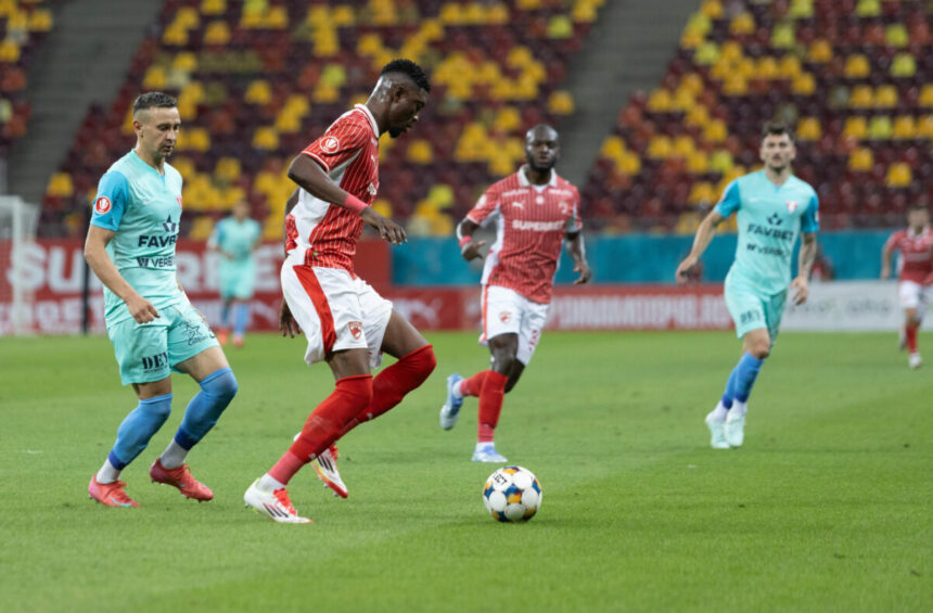 superliga de fotbal dinamo a pierdut la arad si a ratat oportunitatea de a urca pe primul loc 694700714ba72