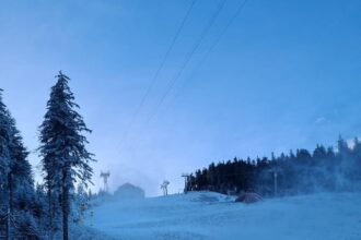 veste buna pentru iubitorii de schi a inceput producerea zapezii artificiale pe postavarul 694022e3a57b2