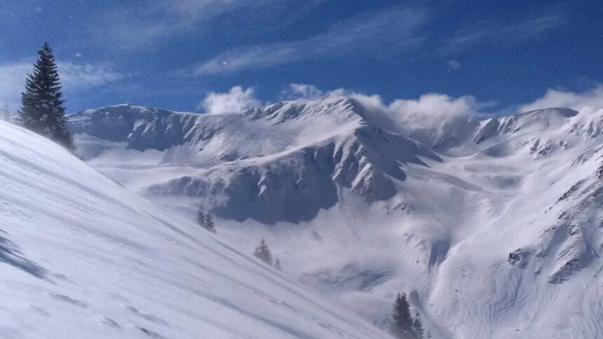 vortexul polar provoaca risc de avalanse insemnat in bucegi fagaras si parang sureanu 692d6fc391939
