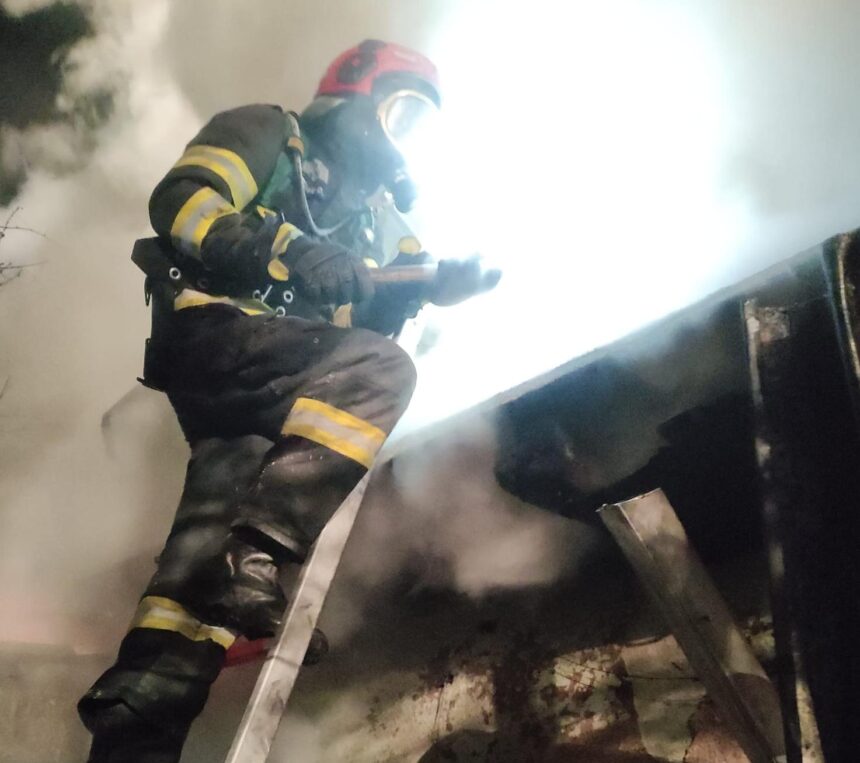 a murit in somn in timp ce casa i se facea scrum deasupra capului lasase o tigara nesupravegheata 6964b8ffd64ff