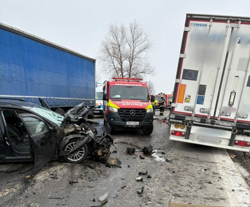 accident rutier in suceava o persoana a ramas incarcerata pompierii intervin la fata locului 6964ce4981e41