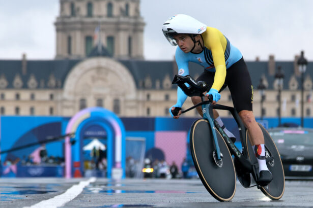 ciclistul belgian wout van aert a revenit pe bicicleta la doar 10 zile dupa operatia la glezna 696514e930dcf