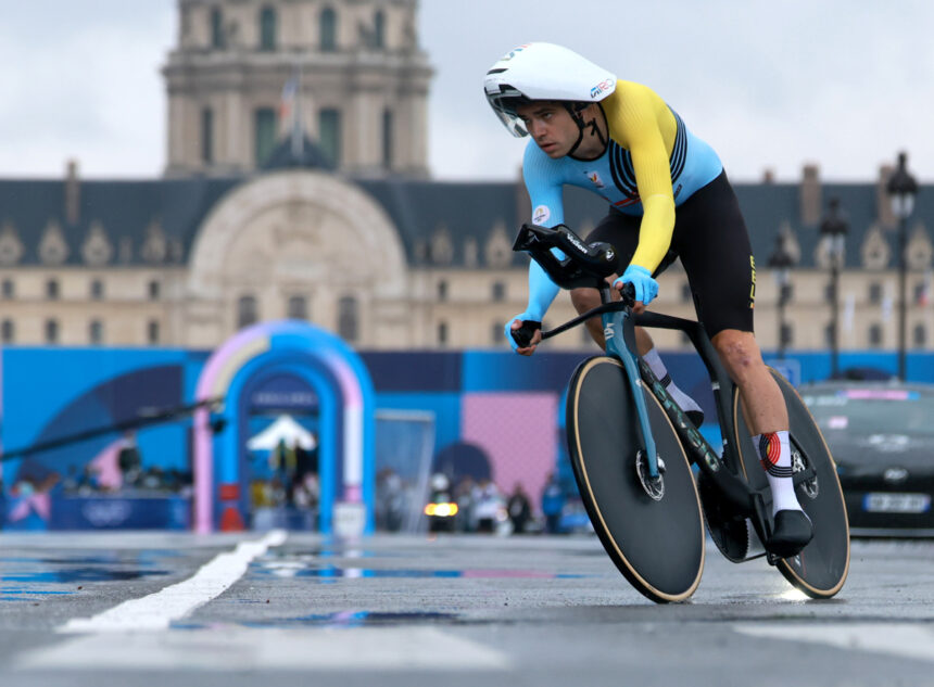 ciclistul belgian wout van aert a revenit pe bicicleta la doar 10 zile dupa operatia la glezna 696514e930dcf