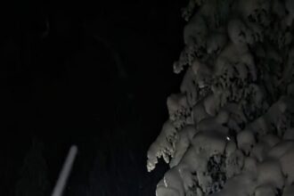 doi tineri ucraineni blocati in muntii maramuresului actiune de salvare dificila ger si zapada de 2 metri 697b9637b0696