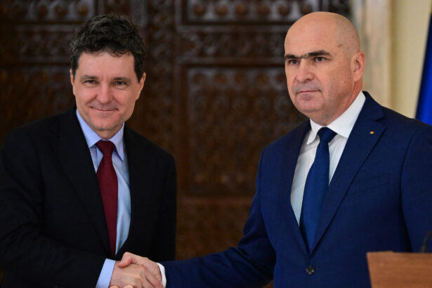 e oficial premierul ilie bolojan preia interimatul la ministerul educatiei nicusor dan a semnat decretul 69677c81963bd