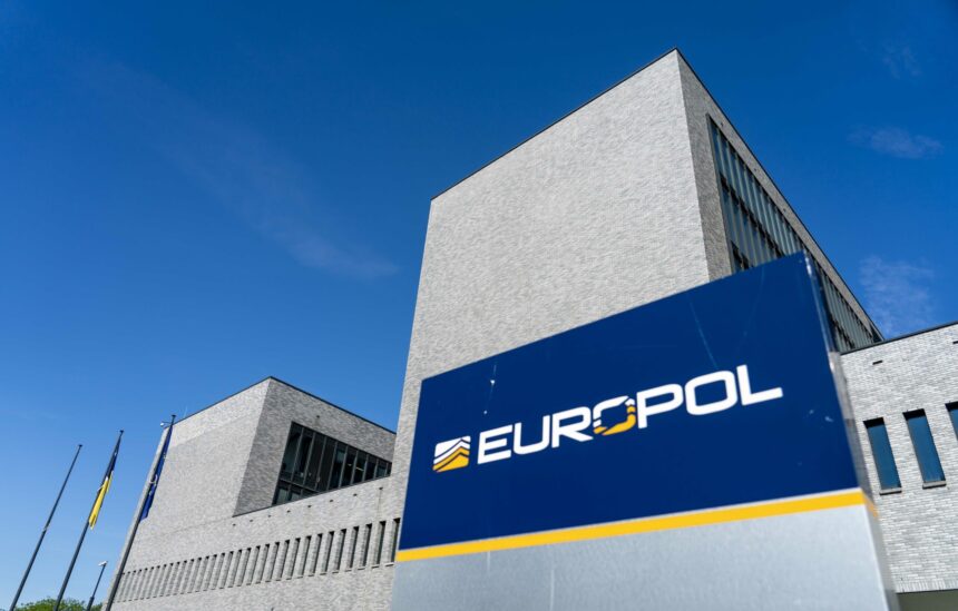 europol avertizeaza niveluri record al traficului cu cocaina in europa retelele de trafic folosesc submarine artizanale si sunt tot mai sofisticate 6978e9e2c92ee