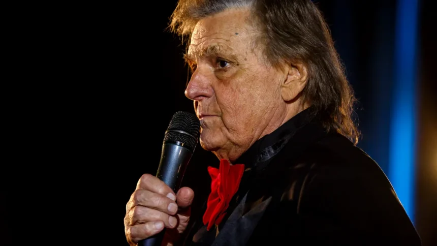 florin piersic implineste 90 de ani gala aniversara emotionanta la tnb in aplauzele unei sali pline 697883cf498b5