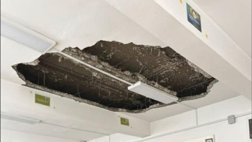 imagini revoltatoare la colegiul mihail sturza din iasi tavan prabusit intr o sala de clasa 6966694692930