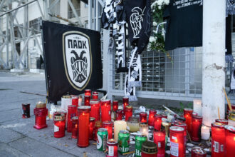 lyon paok 4 2 meci umbrit de tragedia din romania omagiu pentru suporterii greci morti in accidentul din timis 697bec67c5a43