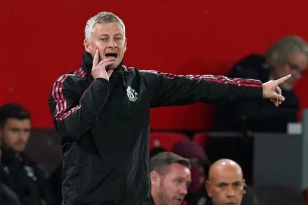 michael carrick si ole gunnar solskjaer favoriti pentru postul de antrenor interimar la manchester united 695ec6f592850