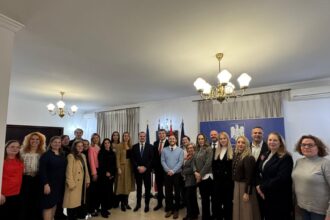 ministrul alexandru rogobete s a aflat in comunitatea medicala romaneasca din madrid si au exprimat dorinta de a contribui cu idei si expertiza 696239ec6fce1