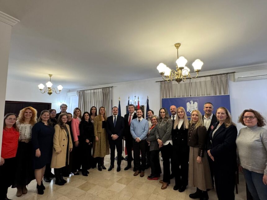 ministrul alexandru rogobete s a aflat in comunitatea medicala romaneasca din madrid si au exprimat dorinta de a contribui cu idei si expertiza 696239ec6fce1