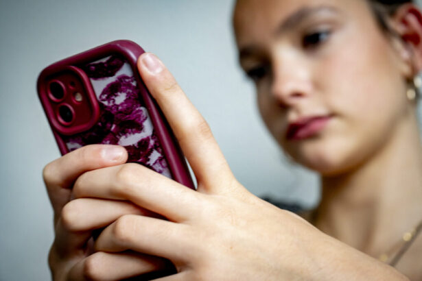 o tara din europa ia in considerare sa interzica retelele sociale pentru copiii sub 16 ani dupa modelul australiei 696faef800e09