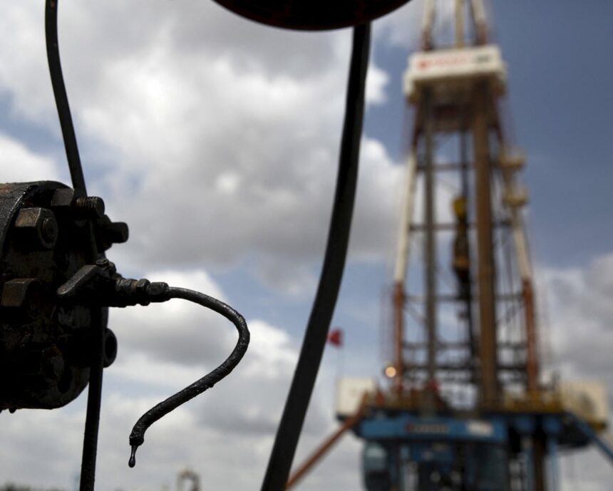 oil prices fall after trump says venezuela will send up to 50m barrels to us 695e49ae2956a