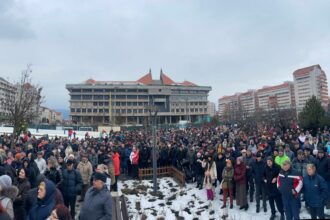 peste 2 000 de persoane au protestat la miercurea ciuc fata de majorarea taxelor si impozitelor 697e2c429985c
