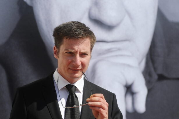 predictia lui andrei caramitru pentru noul an khamenei putin si orban vor cadea si ei 695e1b369eee4