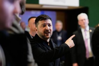 russia keeps up demands for ukraine land as three way talks begin in uae 6973b42325f8f