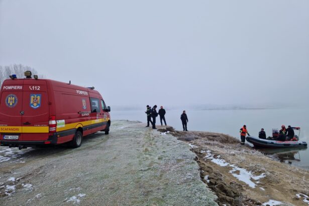 scafandrii cauta un marinar a disparut de pe o barja aflata pe dunare verificari si in bulgaria 6970a1954943e